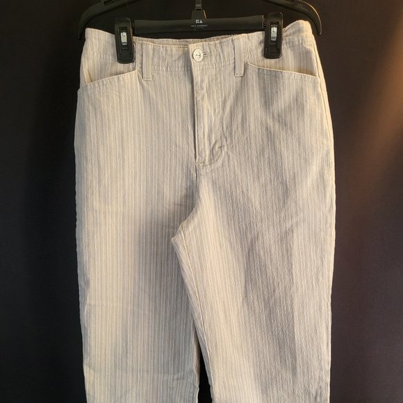 GLORIA VANDERBILT Women Size 4 Tan & White Pinstripe Capris Pants, GUC - Picture 2 of 14